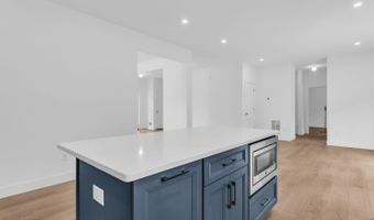 389 Southern Blvd, Bayville, NJ 08721