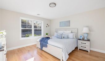 42 Overlook Ln, Glocester, RI 02814