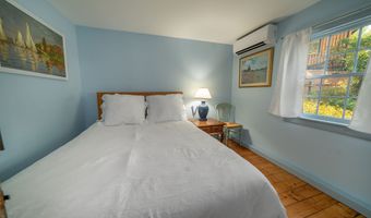 5 Shore Dr, Branford, CT 06405
