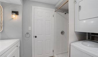 17 Padelford Ave, East Providence, RI 02915