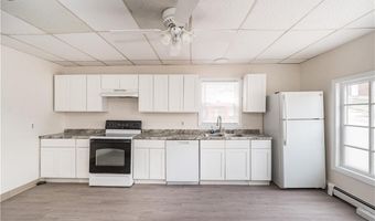 60 SPRING St, Lincoln, RI 02838