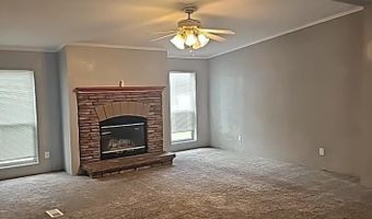 617 E Gregory Ave, Apache, OK 73006