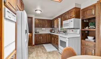 1525 E JOHN St, Appleton, WI 54915