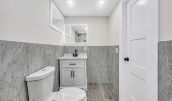 17 Banbury Ct, Amityville, NY 11701