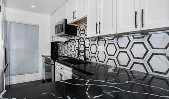 5700 Baltimore Dr 16, La Mesa, CA 91942