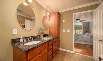 1421 Douglas Ave E, North Providence, RI 02904