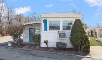 27 Woodward Rd, Lincoln, RI 02865
