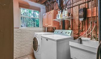 10265 Beaver Trl, Aurora, OH 44202