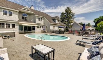 9 University Pl, Amsterdam, NY 12010