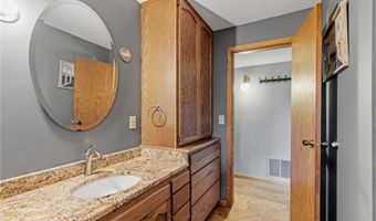74500 240th St, Albert Lea, MN 56007