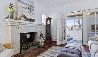 16 Courtway St, Narragansett, RI 02882