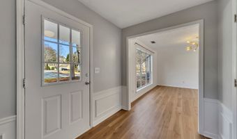 4935 Tanners Spring Dr, Alpharetta, GA 30022