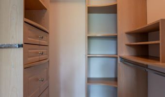 4951 BRENMAN PARK Dr 410, Alexandria, VA 22304
