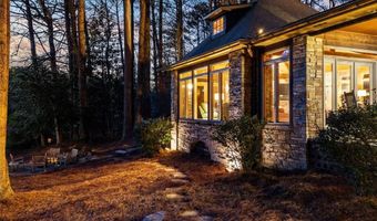 5445 Trowbridge Dr, Dunwoody, GA 30338