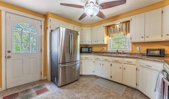 34 Oakhill Ave, Attleboro, MA 02703