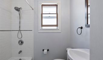 81 W 3RD St, Bayonne, NJ 07002