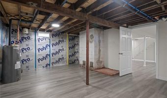 20 Maple Ct, Hopkinton, RI 02804