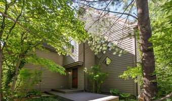 555 Glendale Cir, Ann Arbor, MI 48103