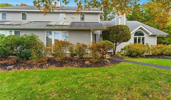 73 Oceanwoods Dr, North Kingstown, RI 02852