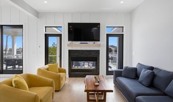 115 9TH St, Beach Haven, NJ 08008