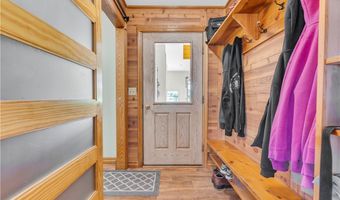 9903 Vermilion Rd, Amherst, OH 44001