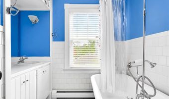 82 Sefton Dr, Cranston, RI 02905