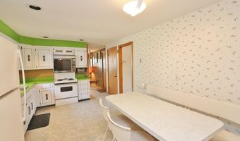 16 Hempstead Ave, Bangor, ME 04401