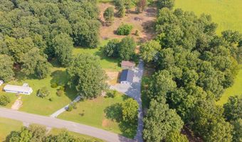 1000 Point Mason Rd, Big Sandy, TN 38221
