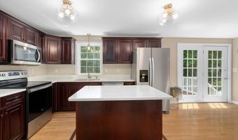 113 County Rd, Bedford, NH 03110