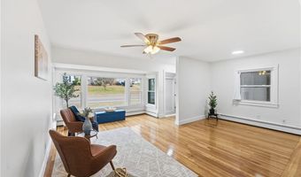 461 River Rd, Lincoln, RI 02865