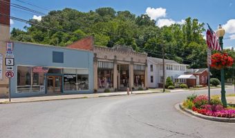 342 S Monroe St, Alderson, WV 24910