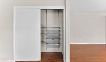 4227 AMERICANA Dr 102, Annandale, VA 22003