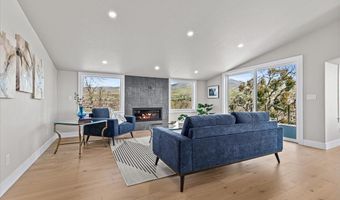 852 Oak St, Ashland, OR 97520