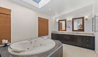 10 Morley Ct, Albertson, NY 11507