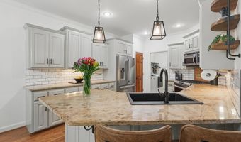 2716 Juniper Dr, Benton, AR 72015