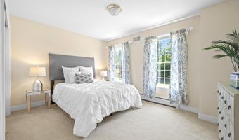 4 Monticello Dr, Amherst, NH 03031