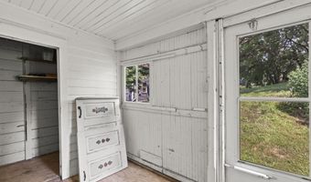 402 E Broadway, Rock Springs, WI 53961