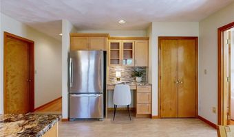 40 Phenix Ridge Dr, Cranston, RI 02921