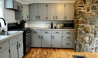 2 Piper Ln, Abbot, ME 04406