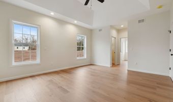 75 Willowbrook Rd, Cromwell, CT 06416