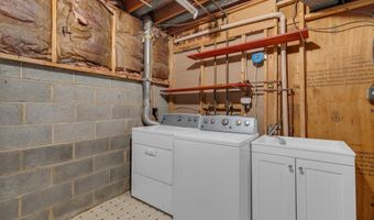 7428 FOUNTAIN HEAD Dr, Annandale, VA 22003