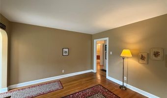 915 McKinley Blvd, Alton, IL 62002