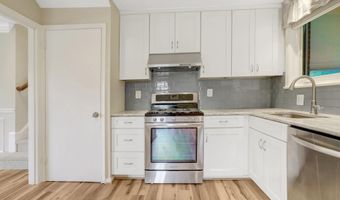 7623 ARLEN St, Annandale, VA 22003