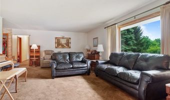 136 N Chillicothe Rd, Aurora, OH 44202