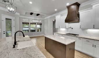 839 Shady Grv, Adkins, TX 78101