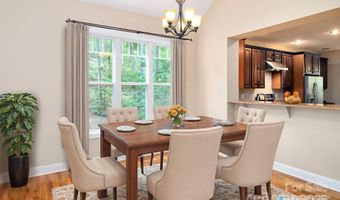 17 Bohemian Ln, Asheville, NC 28805