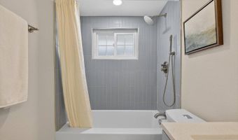 635 Jamaica Cir E, Apollo Beach, FL 33572