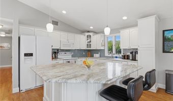 12 Pat Dr, Lincoln, RI 02865