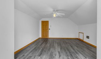 2 Echowood Dr, Algonquin, IL 60102
