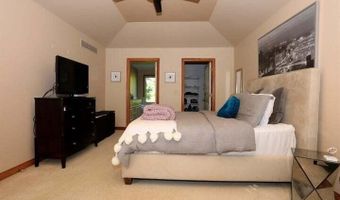 4703 Sawgrass Dr W, Ann Arbor, MI 48108